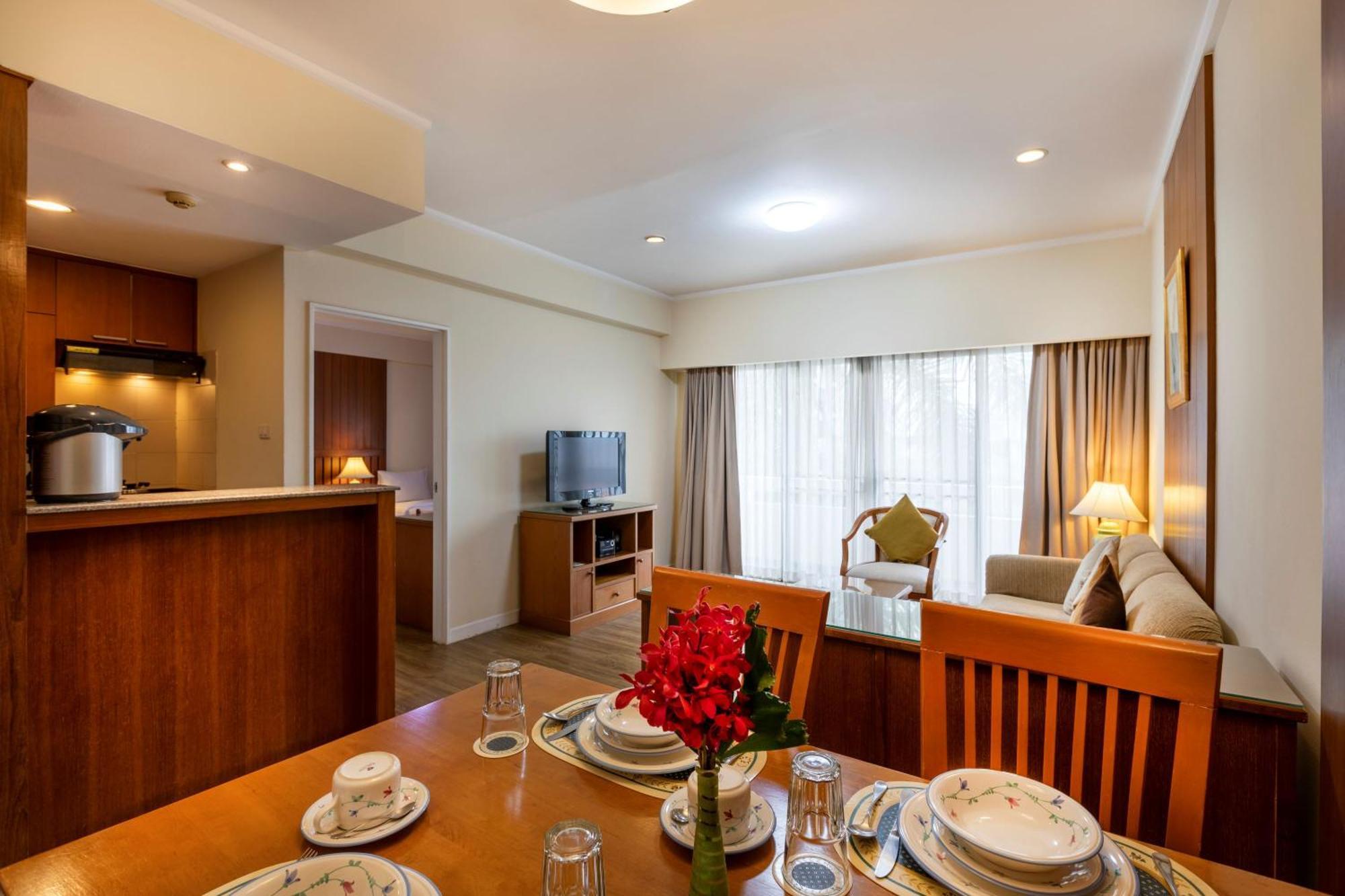 แคนทารี เฮาส์ โฮเทล แอนด์ เซอร์วิสอพาร์ทเมนท์ กรุงเทพ Aparthotel กรุงเทพมหานคร ภายนอก รูปภาพ
