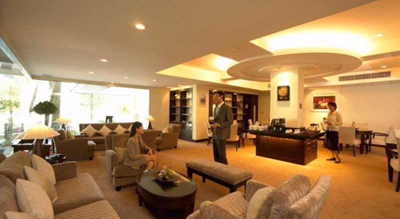 แคนทารี เฮาส์ โฮเทล แอนด์ เซอร์วิสอพาร์ทเมนท์ กรุงเทพ Aparthotel กรุงเทพมหานคร ภายนอก รูปภาพ